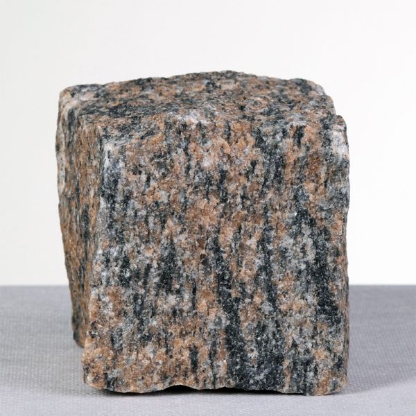 kostka-granitowa-gnejs.jpg