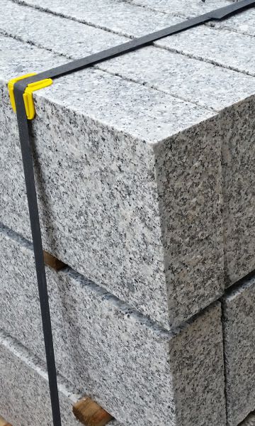 oporniki-granitowe-interbruk.jpg