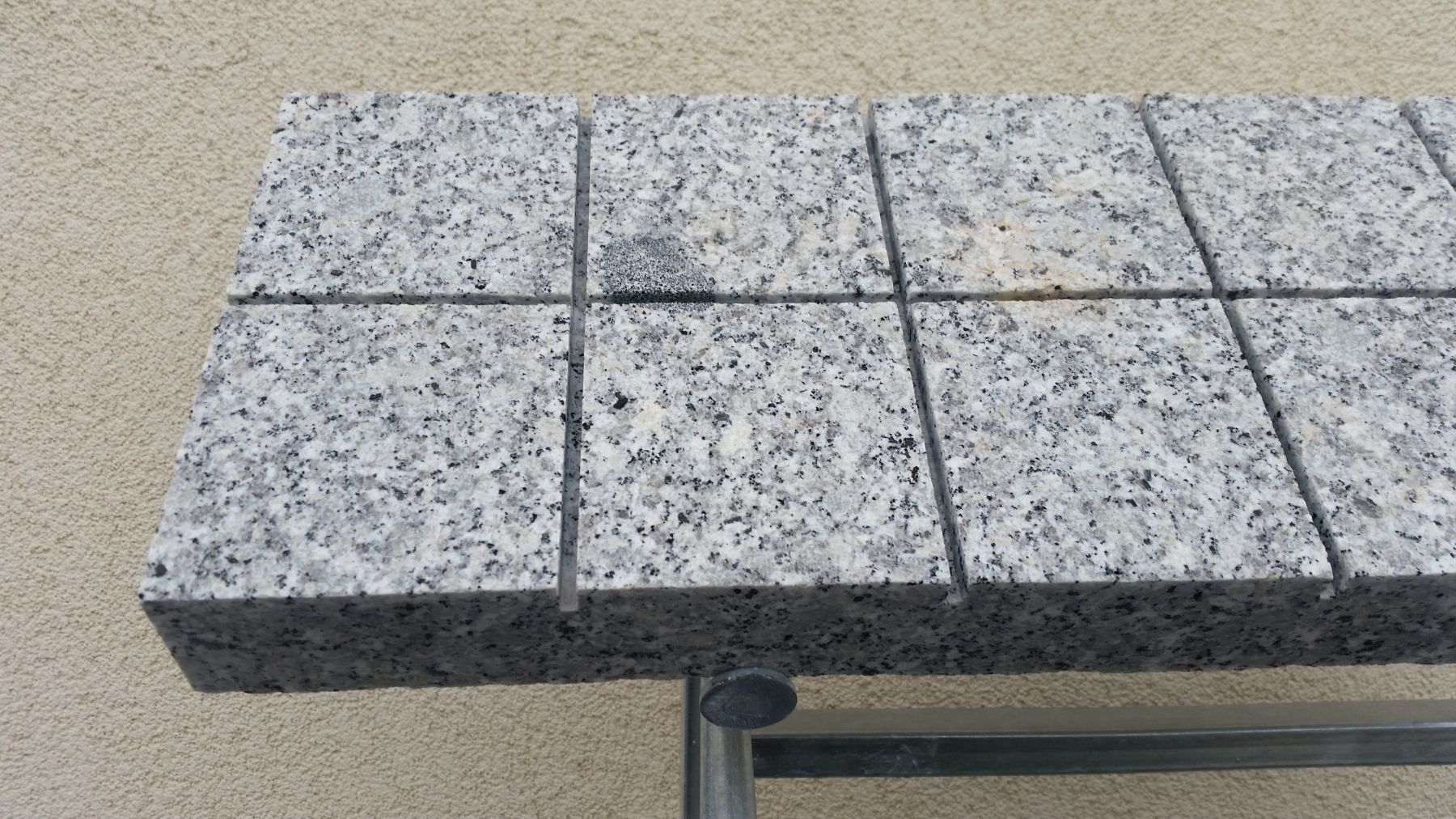 Parapety granitowe - kostka